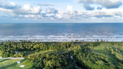Paraíso verde à beira-mar