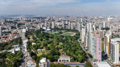 Uma sinfonia urbana em verde e concreto